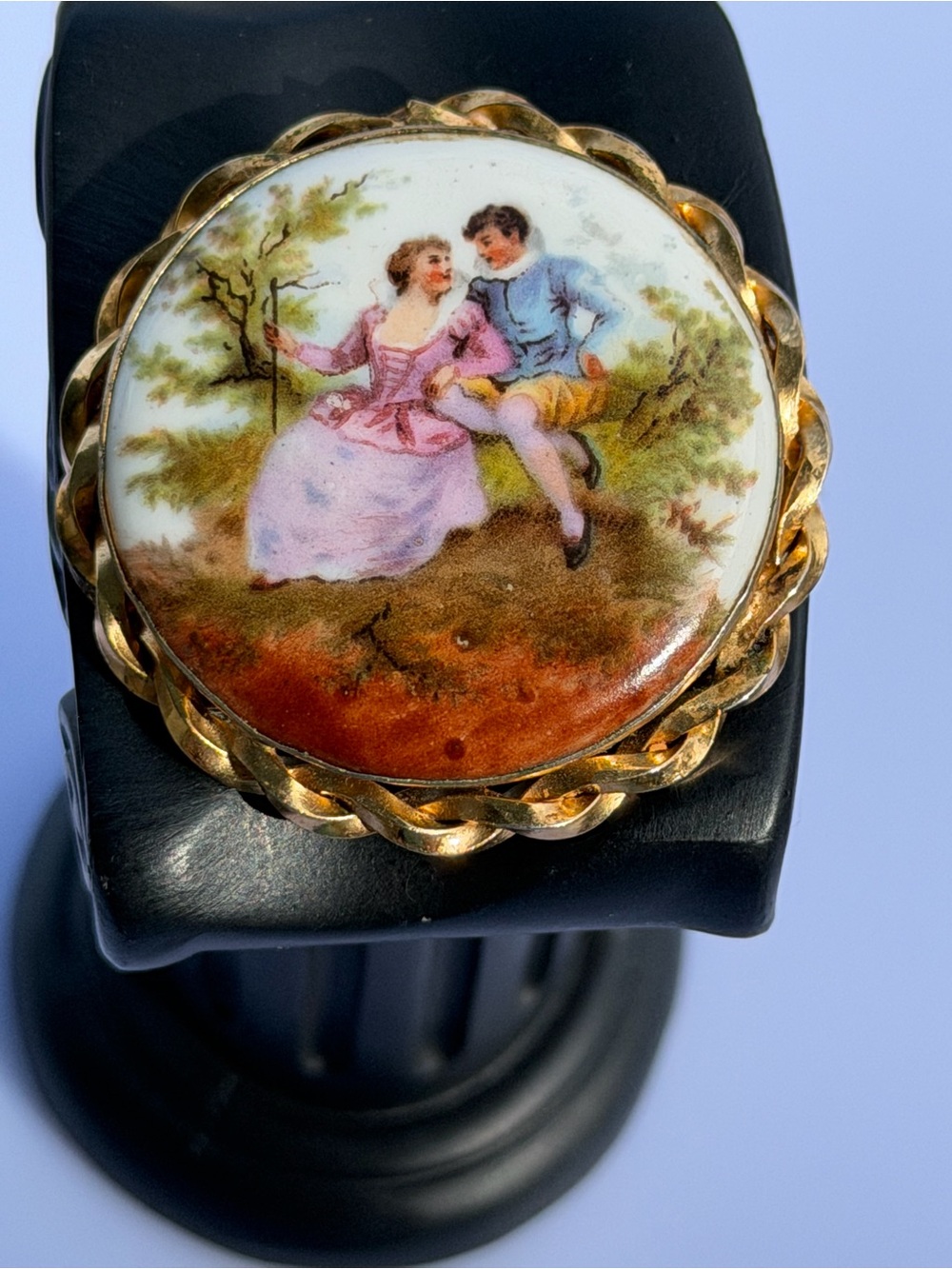 Vintage Porcelain Courting Couple Fragonard Style Gold Tone Scarf Clip